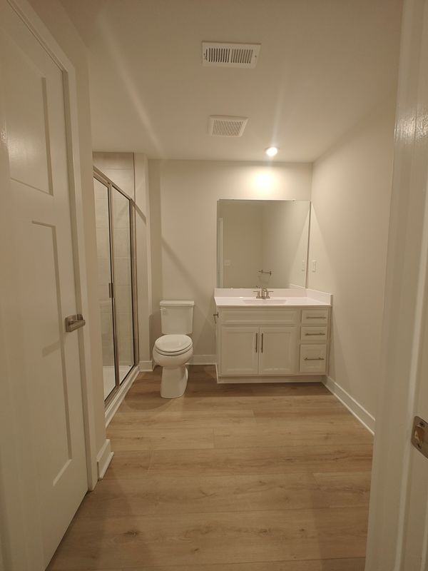 109 S Durham Dr - Photo 6 of 45