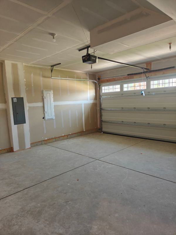 109 S Durham Dr - Photo 7 of 45