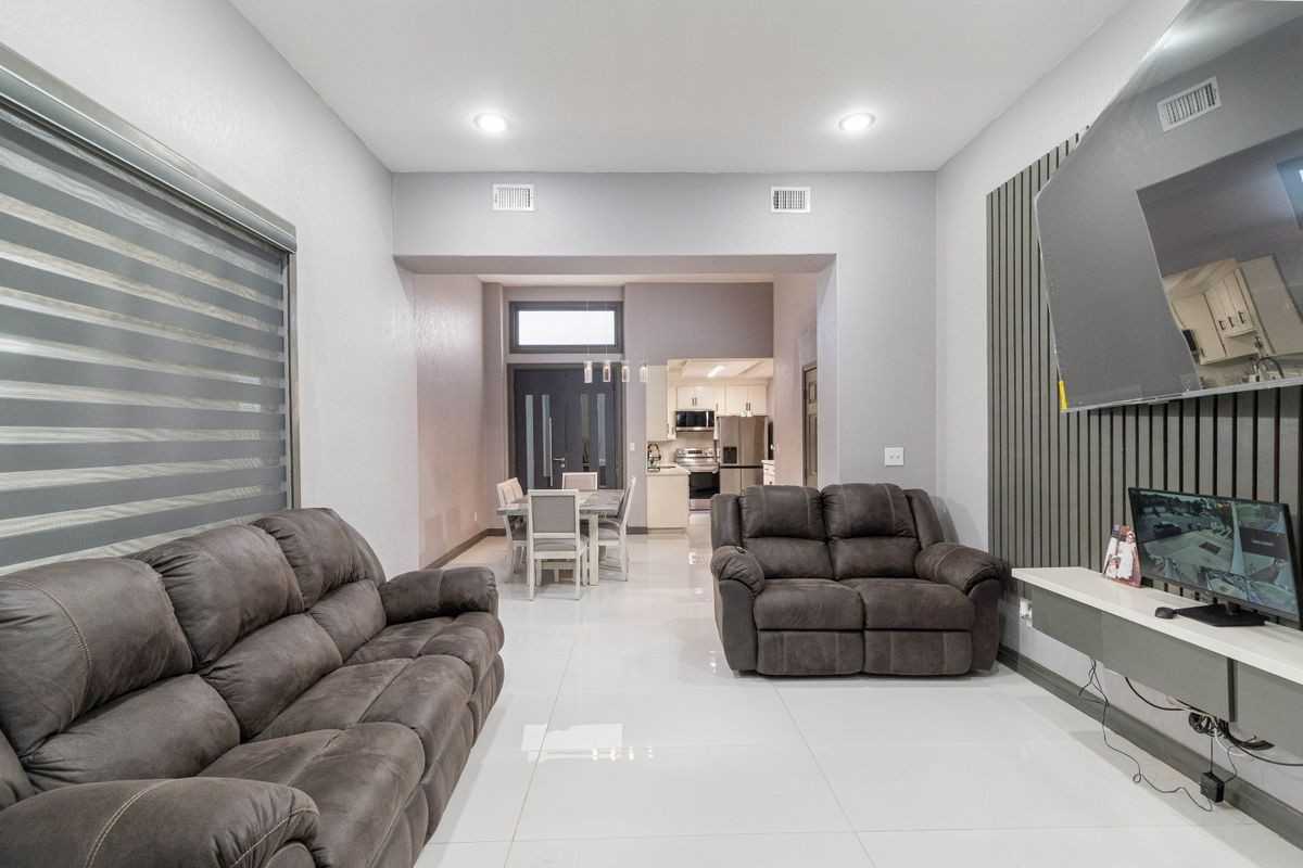 814 Cimarron Dr - Photo 5 of 11