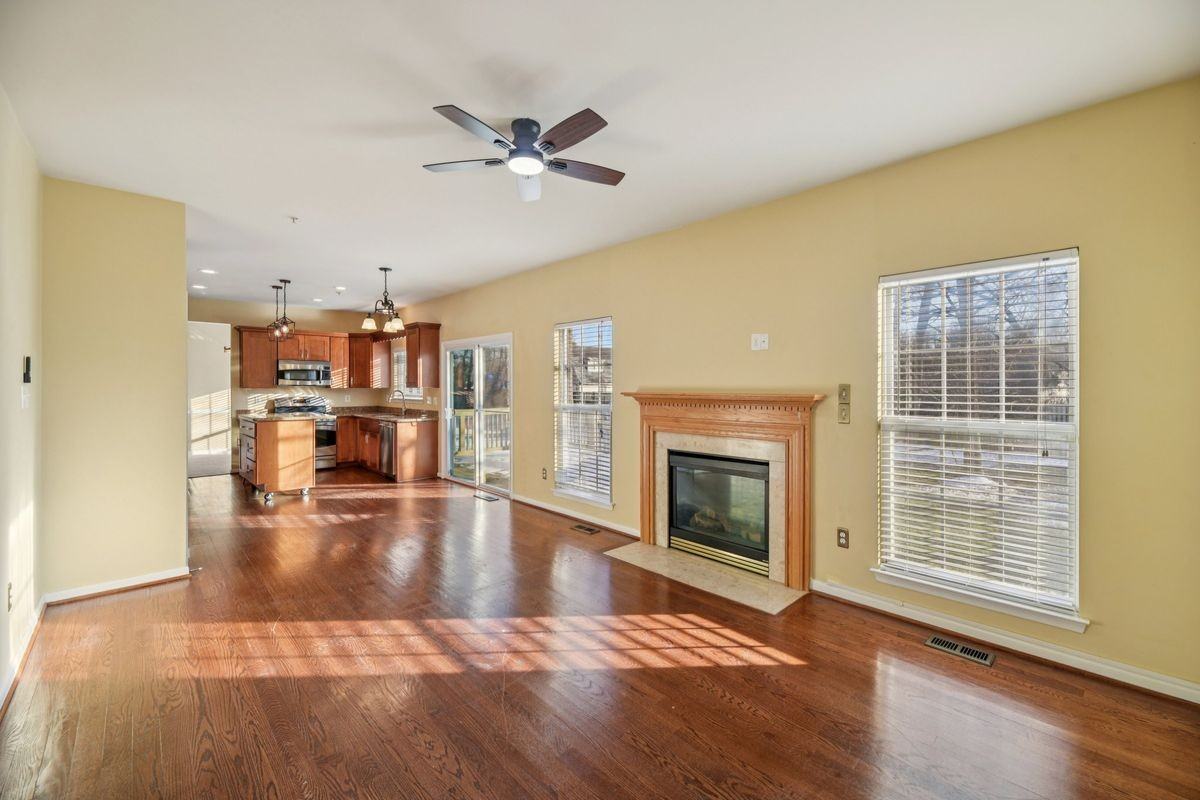 14505 Pleffner Ct - Photo 3 of 11