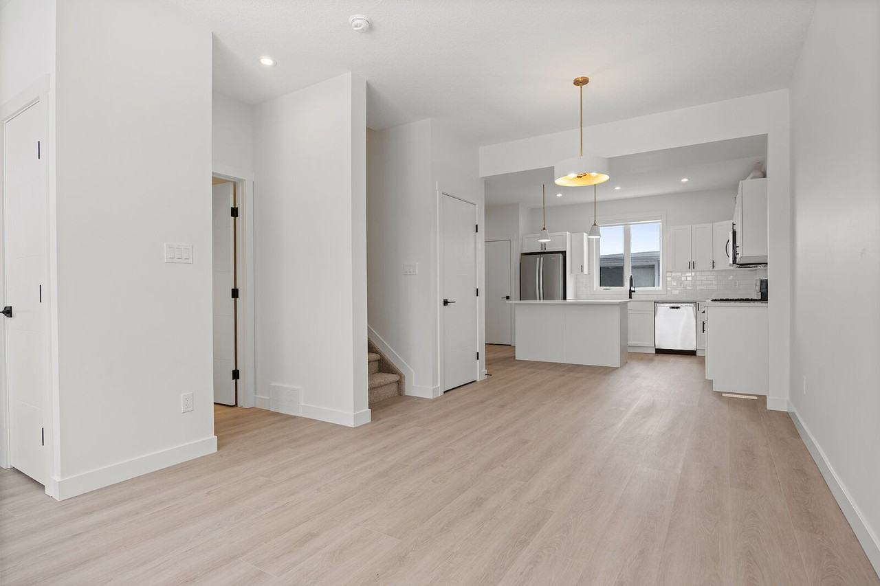 9954 161 Street Northwest - Photo 6 of 27