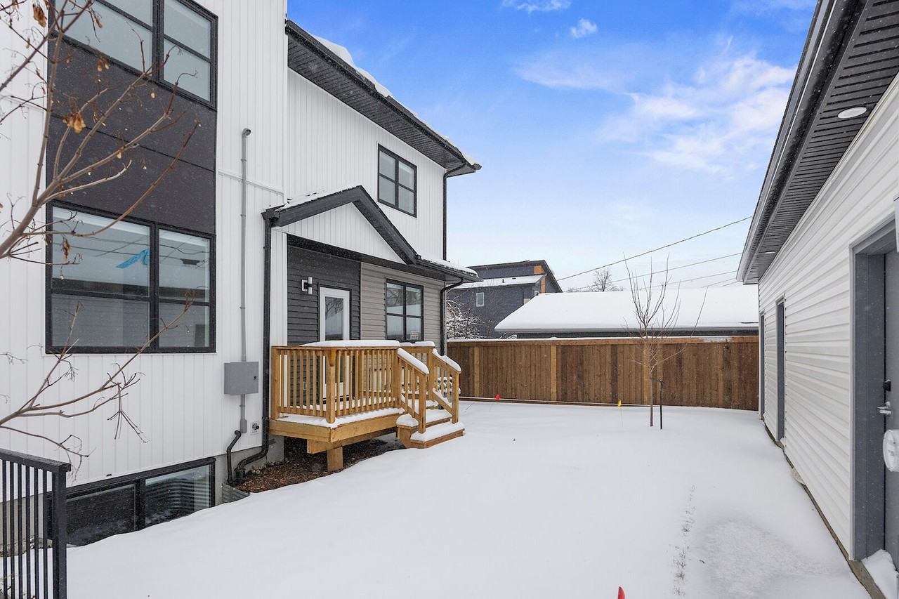 9954 161 Street Northwest - Photo 4 of 27