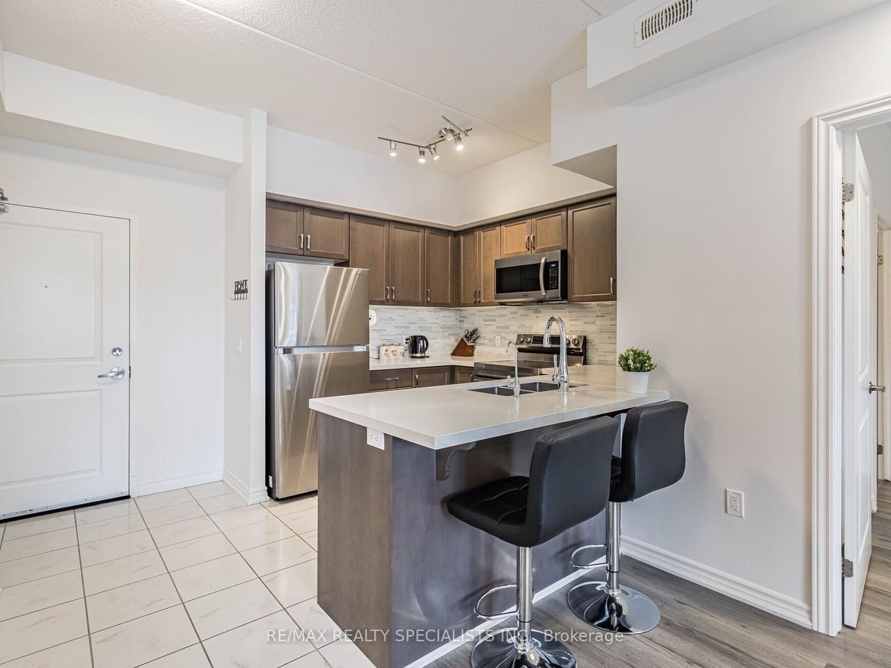 Origin Condos [610 - Photo 5 of 39