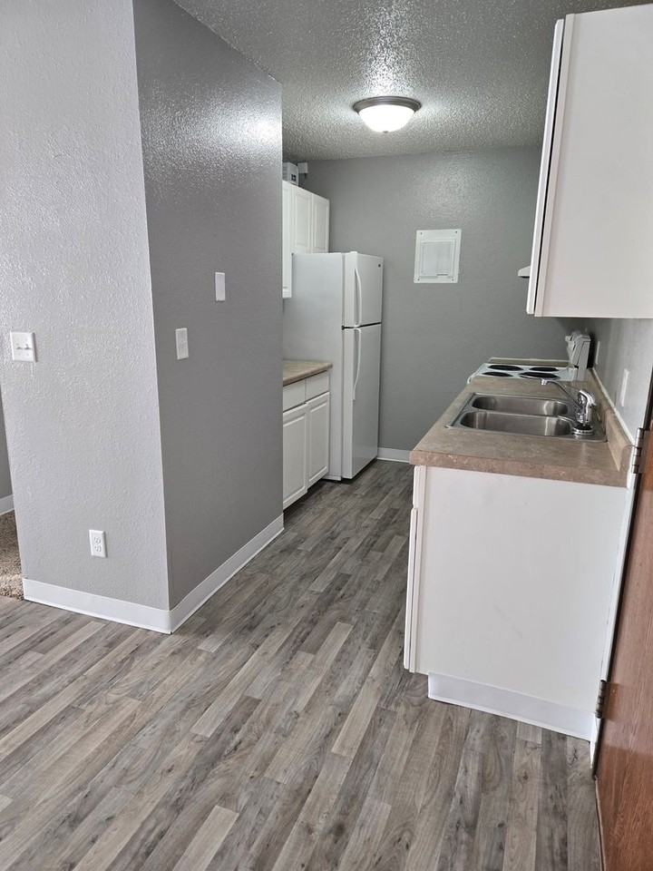 Courtwood -  Fines Holdings - Photo 2 of 46