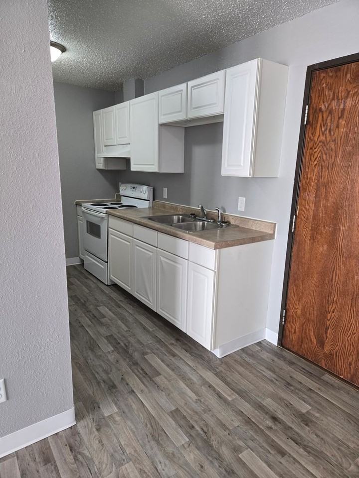 Courtwood -  Fines Holdings - Photo 3 of 46