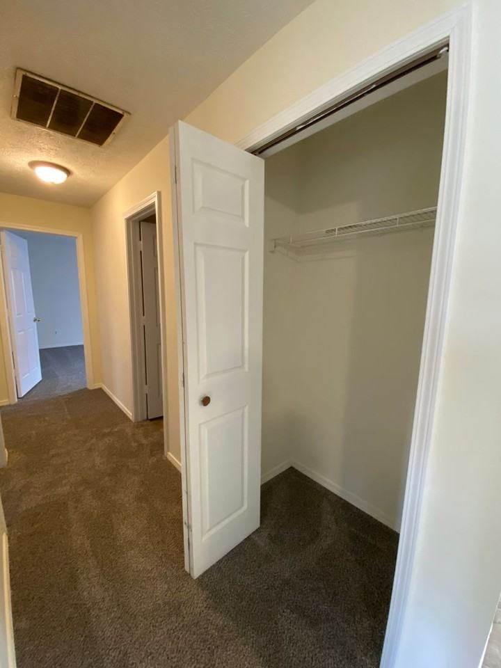 5919 S Catherine St - Photo 7 of 15