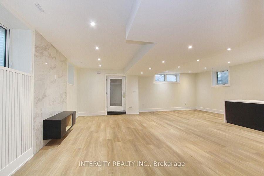 33 Murrie Street - Photo 3 of 25