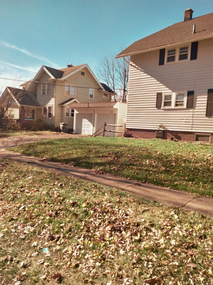 1427 Royalton Rd - Photo 2 of 13