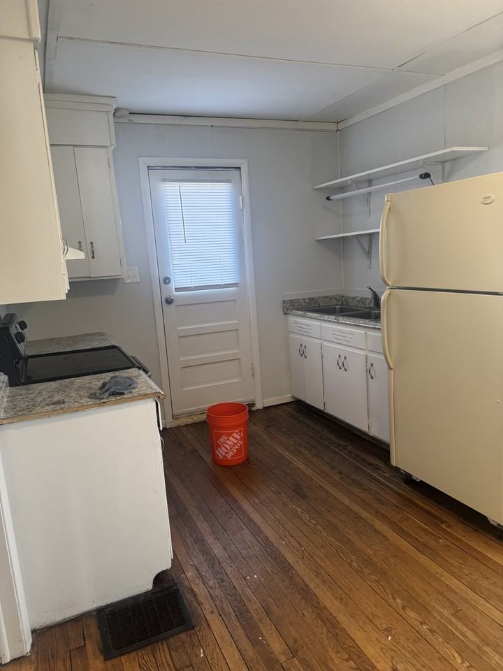 70 Highlawn St #1 - Photo 5 of 9