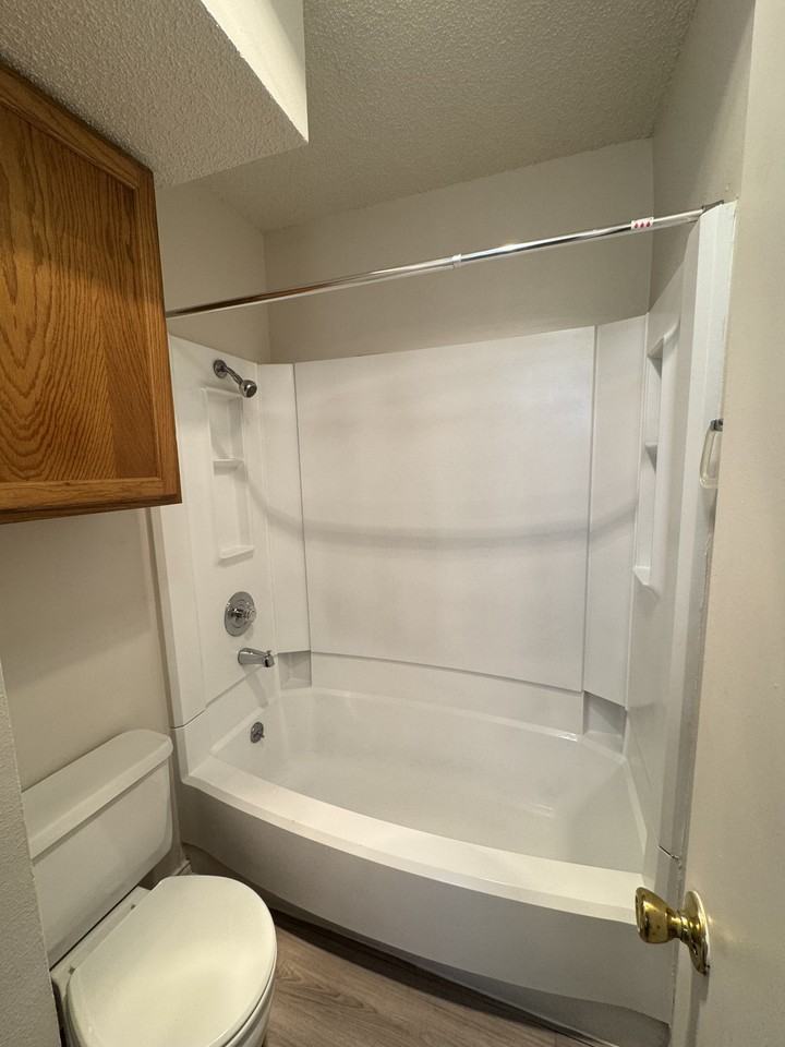 521 Woodward St #204 - Photo 6 of 9