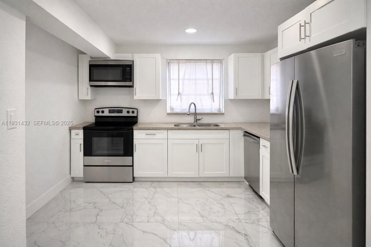 3440 Nw 206th St #A - Photo 3 of 10