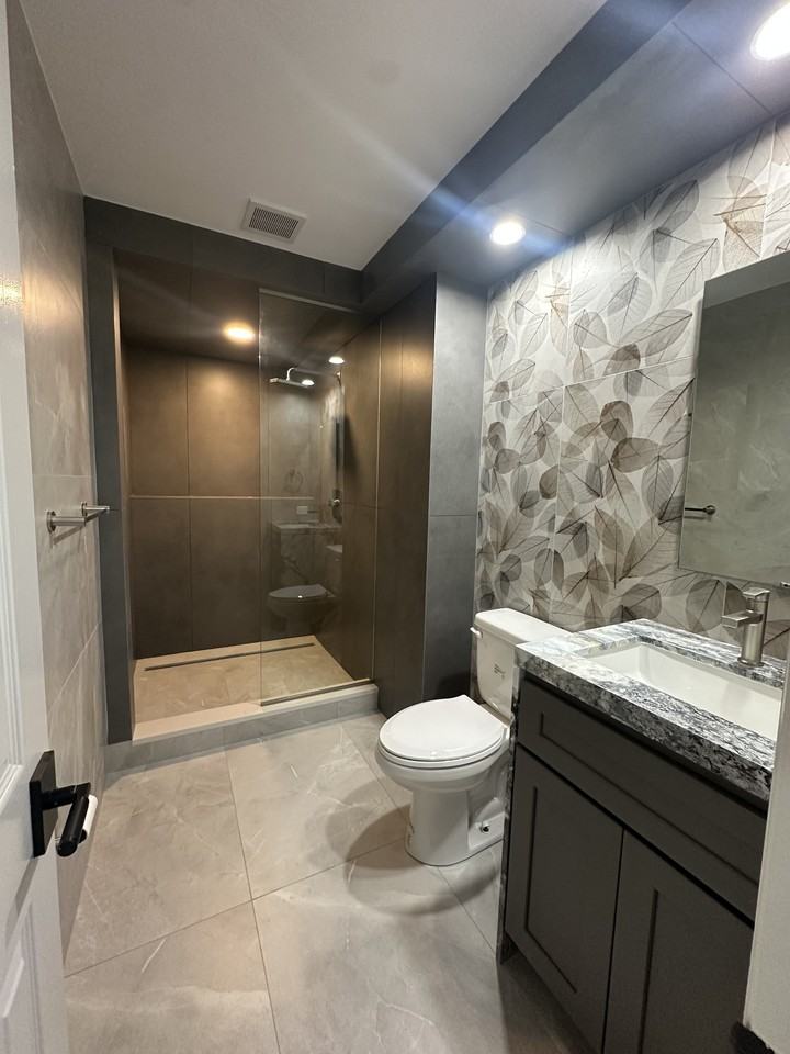 3014 W Arch St #NA - Photo 2 of 14