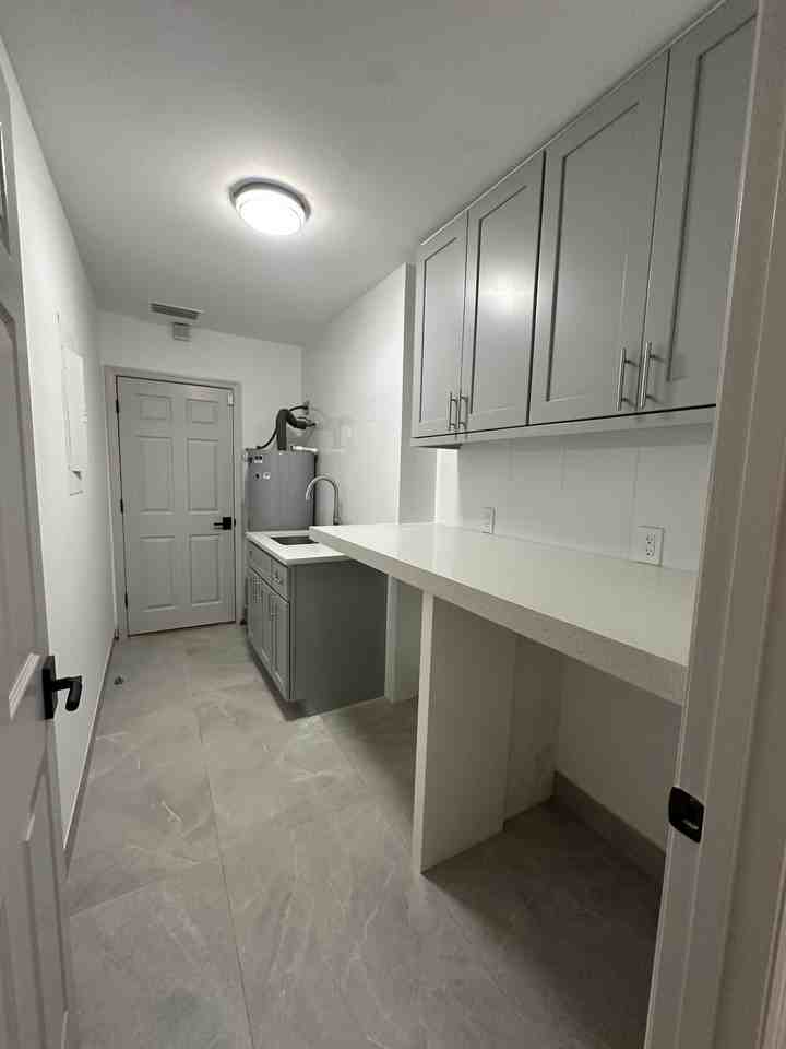 3014 W Arch St #NA - Photo 4 of 14