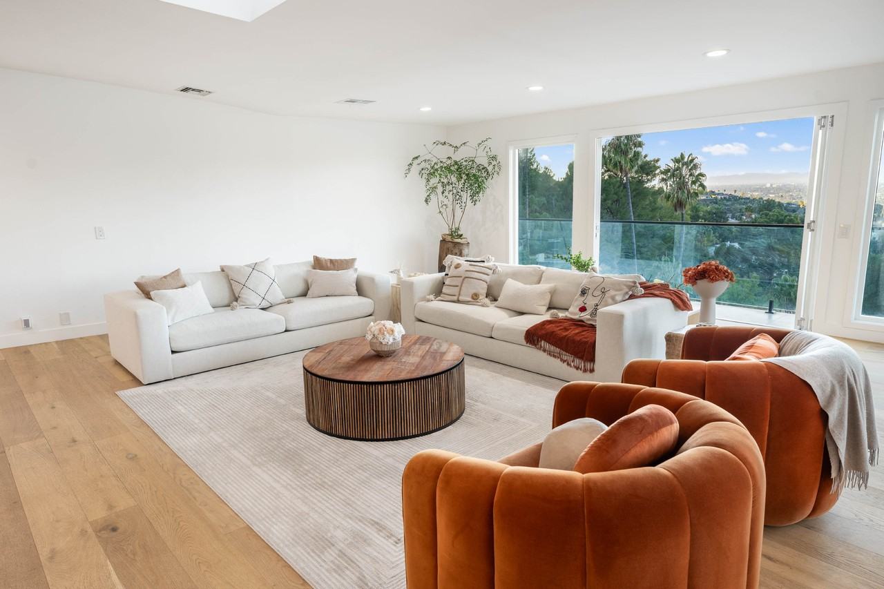 3541 Multiview Dr #NA - Photo 6 of 36