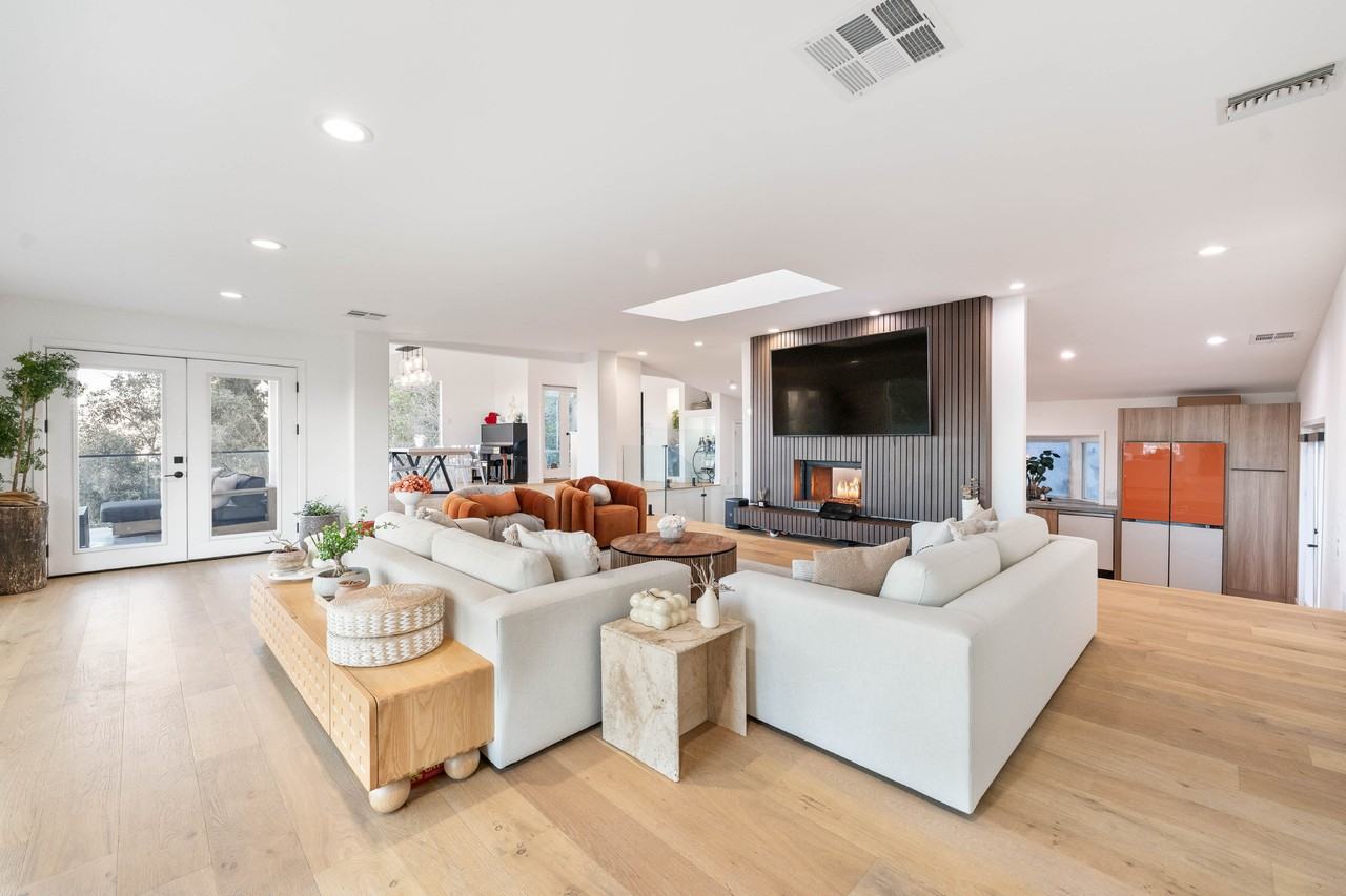 3541 Multiview Dr #NA - Photo 7 of 36