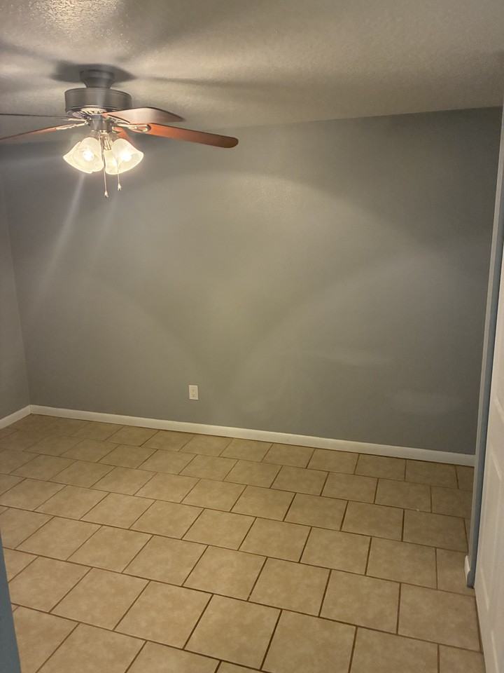 590 Charlotta Ave Se #NA - Photo 2 of 4