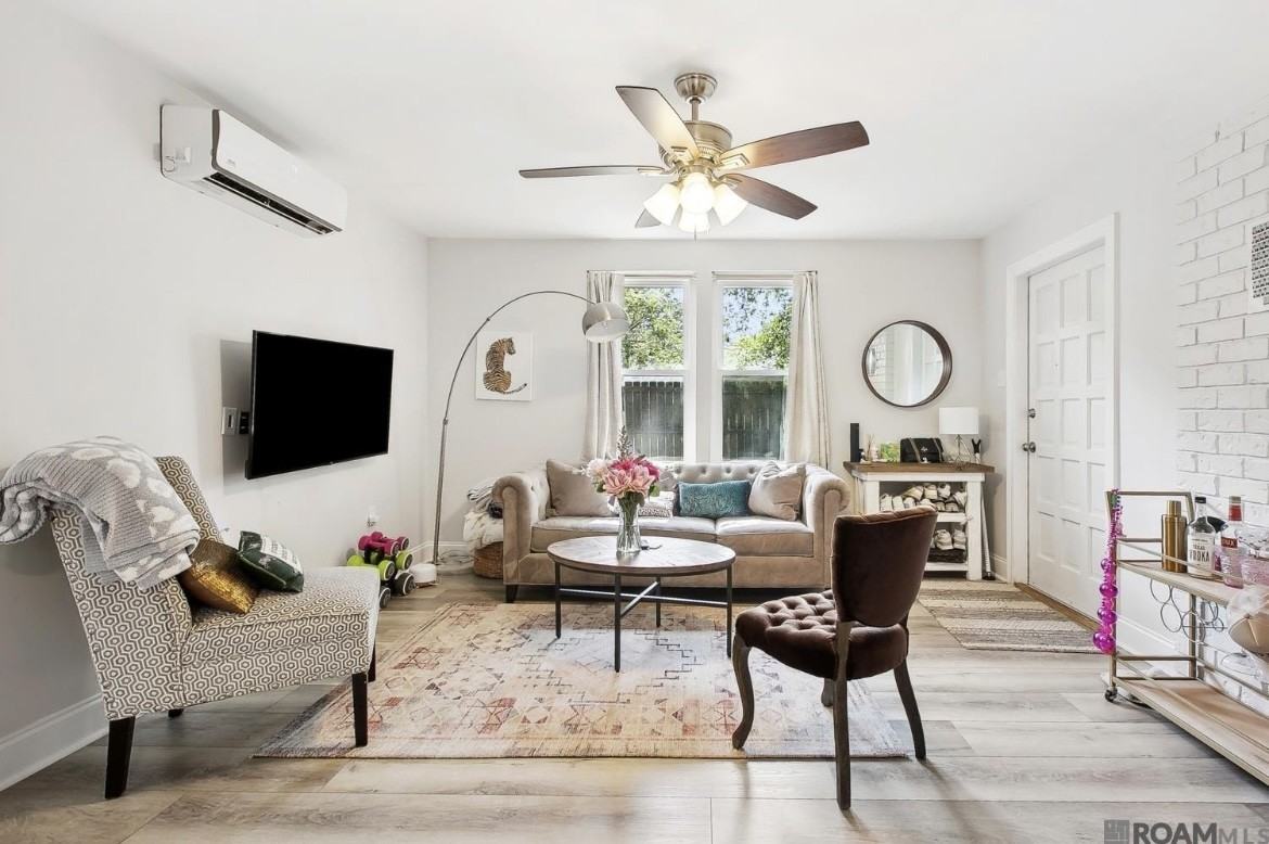 4251 Cypress St #1 - Photo 4 of 6