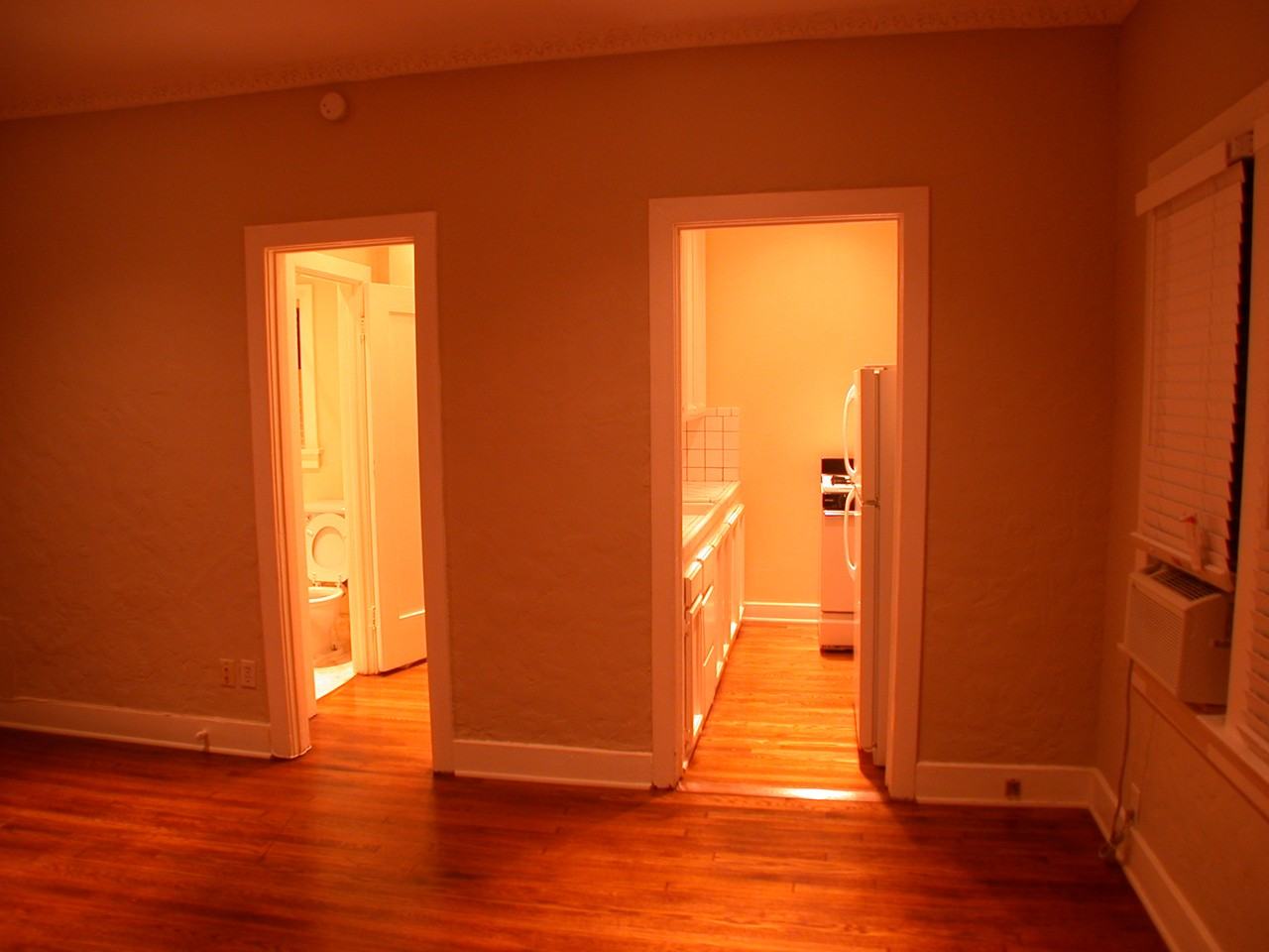 1221 E 6th St #4 - Photo 3 of 15