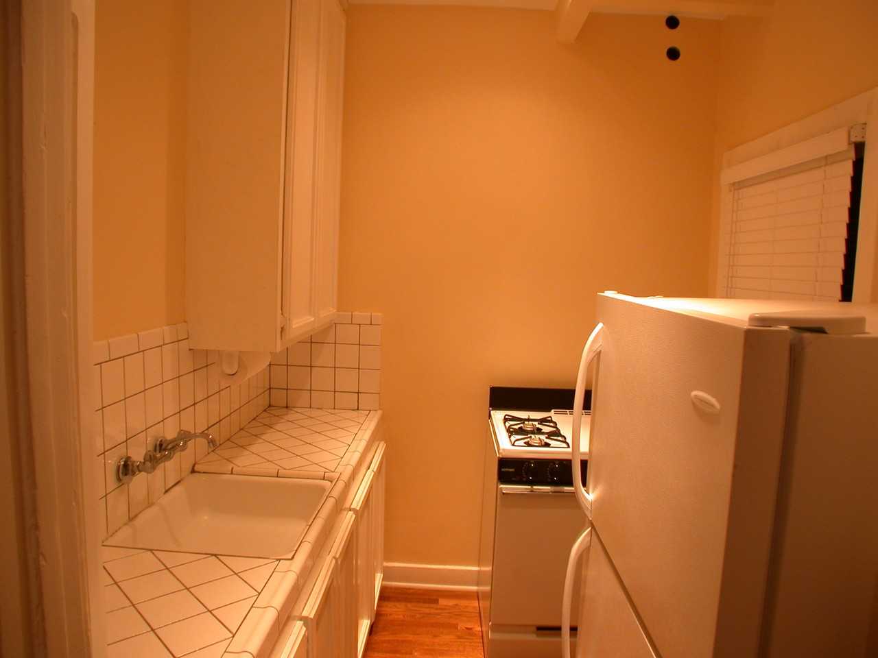 1221 E 6th St #4 - Photo 6 of 15