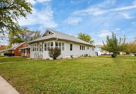 5144 Greenwood St #NA - Photo 2 of 13