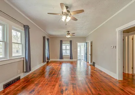 5144 Greenwood St #NA - Photo 3 of 13