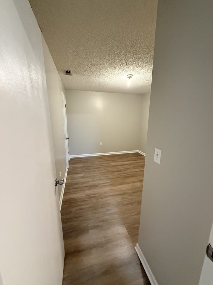 7405 E 17th St N - Photo 2 of 10