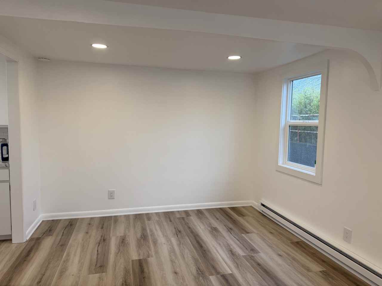 2572 Perry Ave #NA - Photo 4 of 7