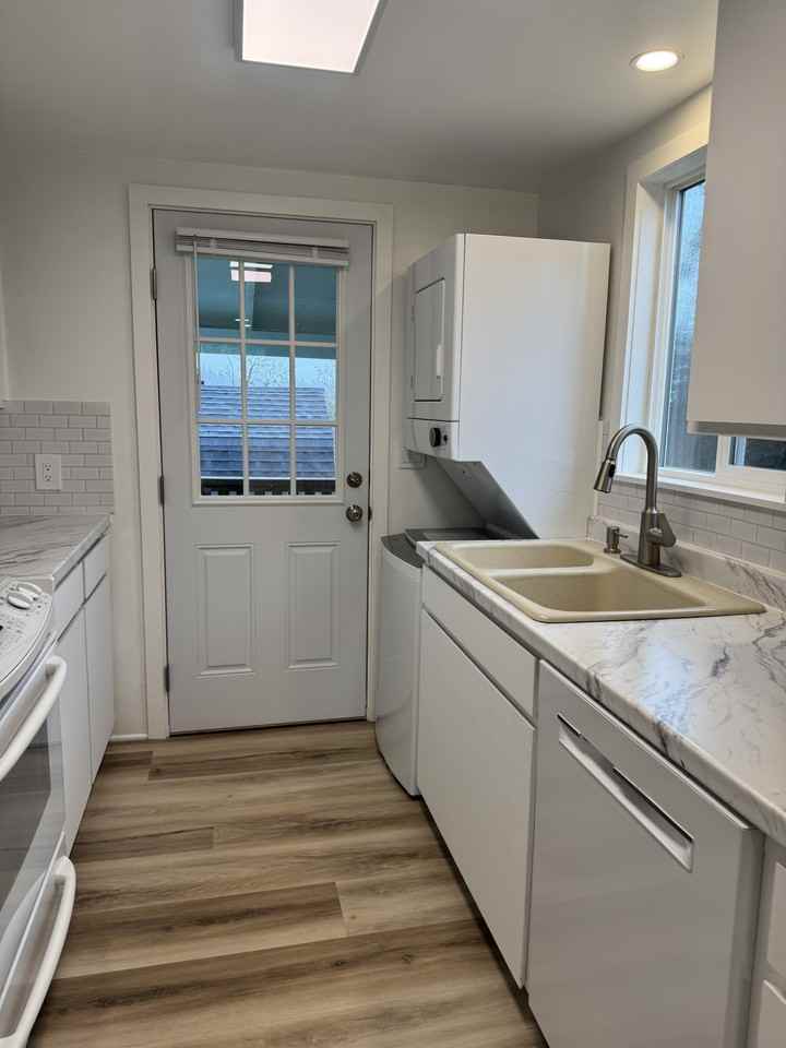 2572 Perry Ave #NA - Photo 7 of 7