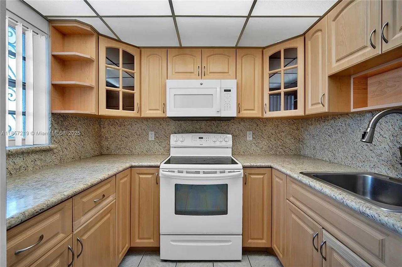 6825 W Flagler St #303 - Photo 5 of 13