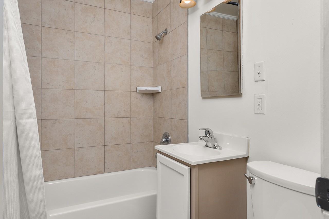 827 W 11th Ave #2 - Photo 2 of 11