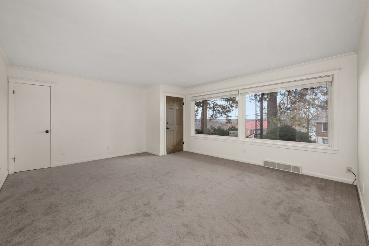 827 W 11th Ave #2 - Photo 4 of 11