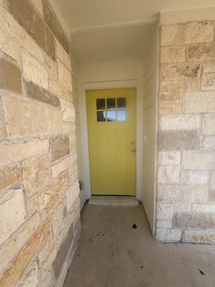 905 Smoke Tree Ln #B - Photo 2 of 2