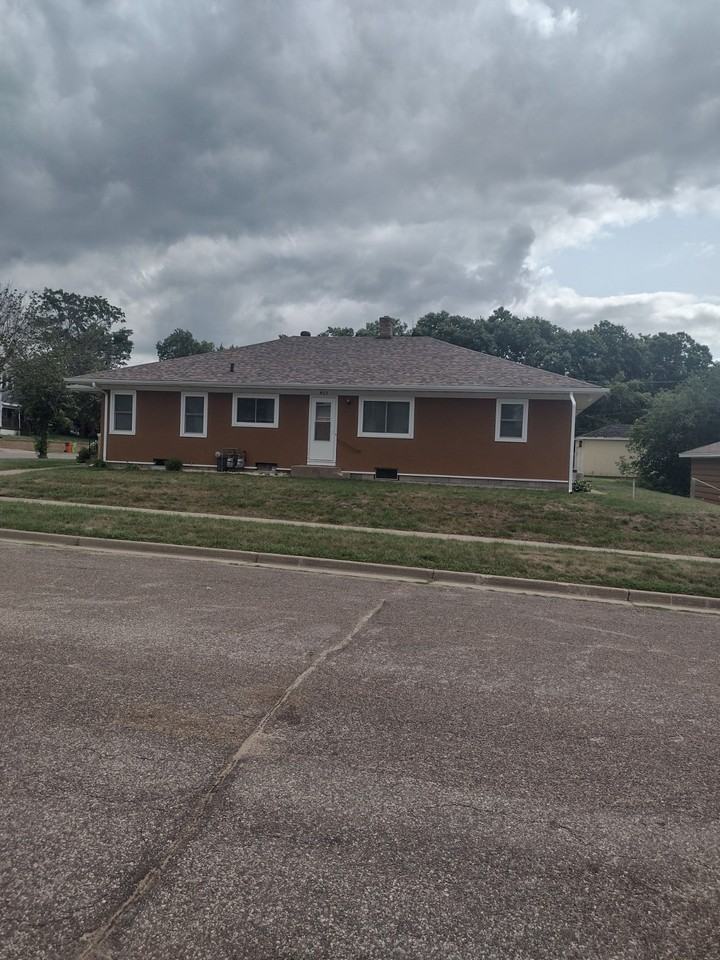 403 Grove St #1 - Photo 3 of 10