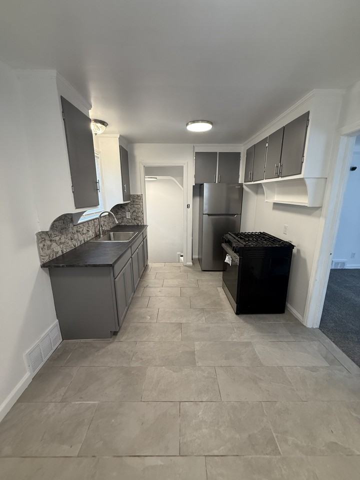 16083 Manning St #NA - Photo 6 of 14