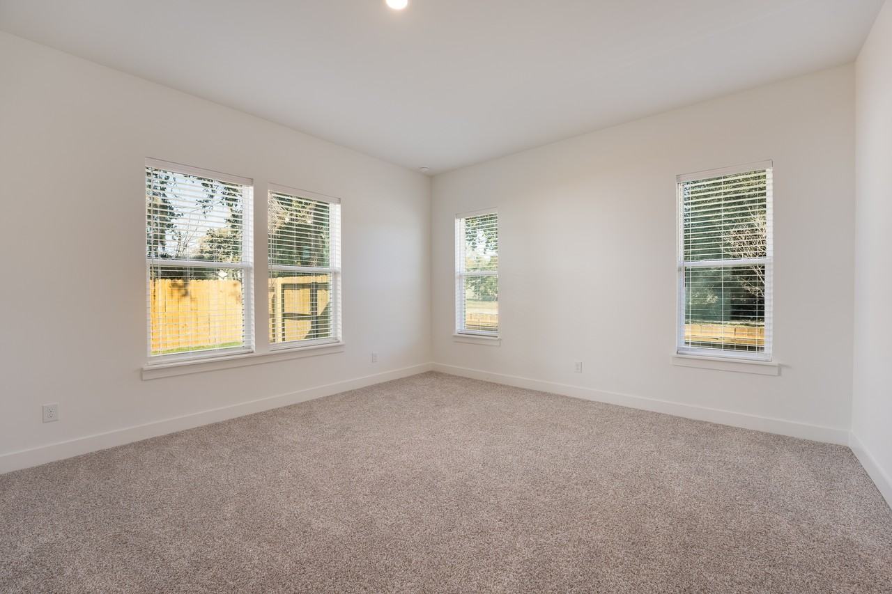 451 E 7th St #1 - Photo 7 of 13