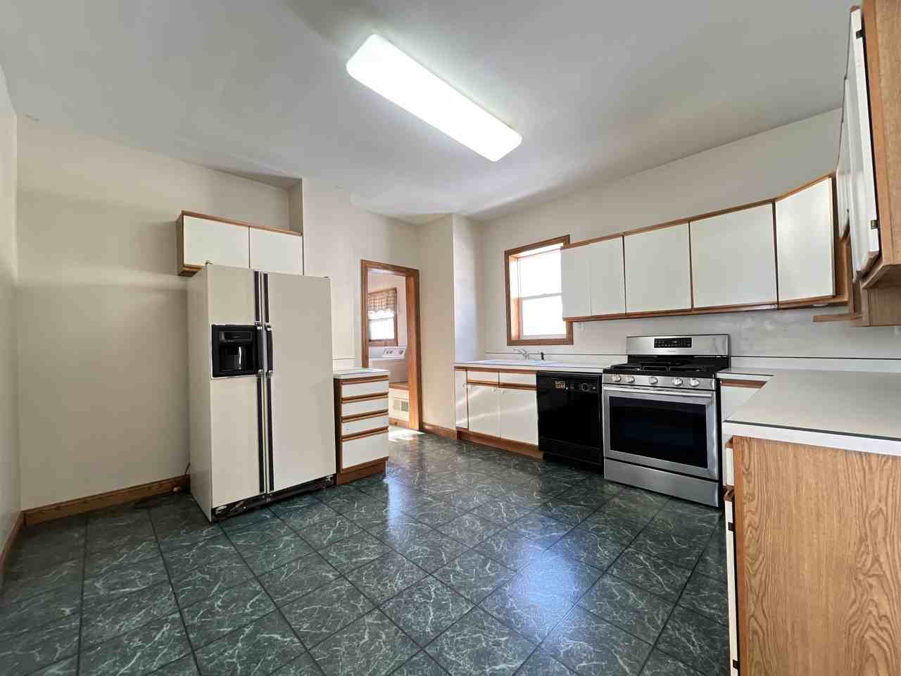 1950 Bennett St #1 - Photo 7 of 21