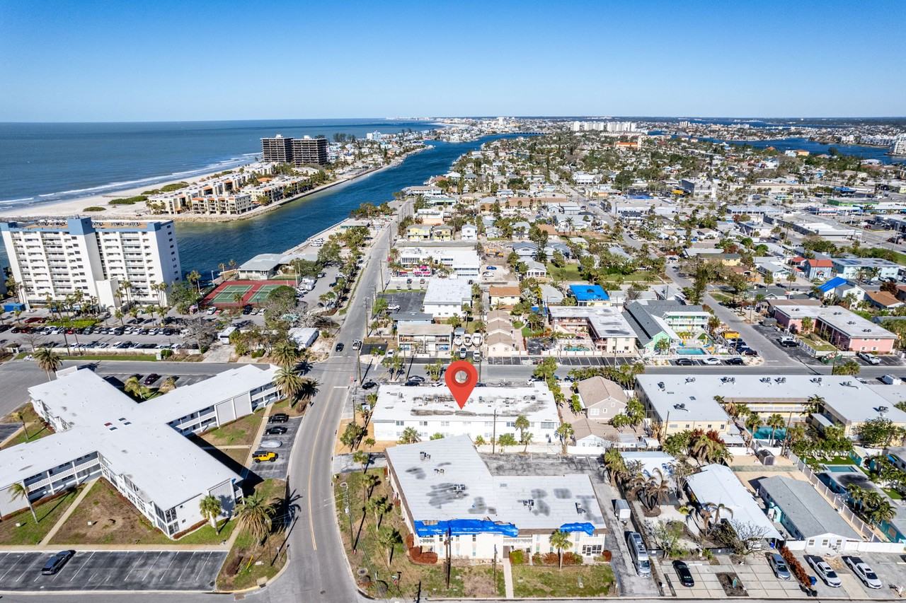 680 71st Ave N #13 - Photo 3 of 21