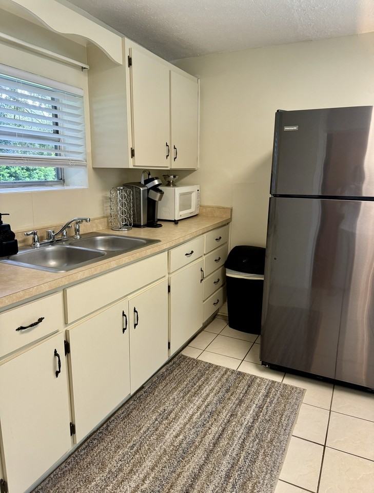 636 E Cornell St #1 - Photo 6 of 10