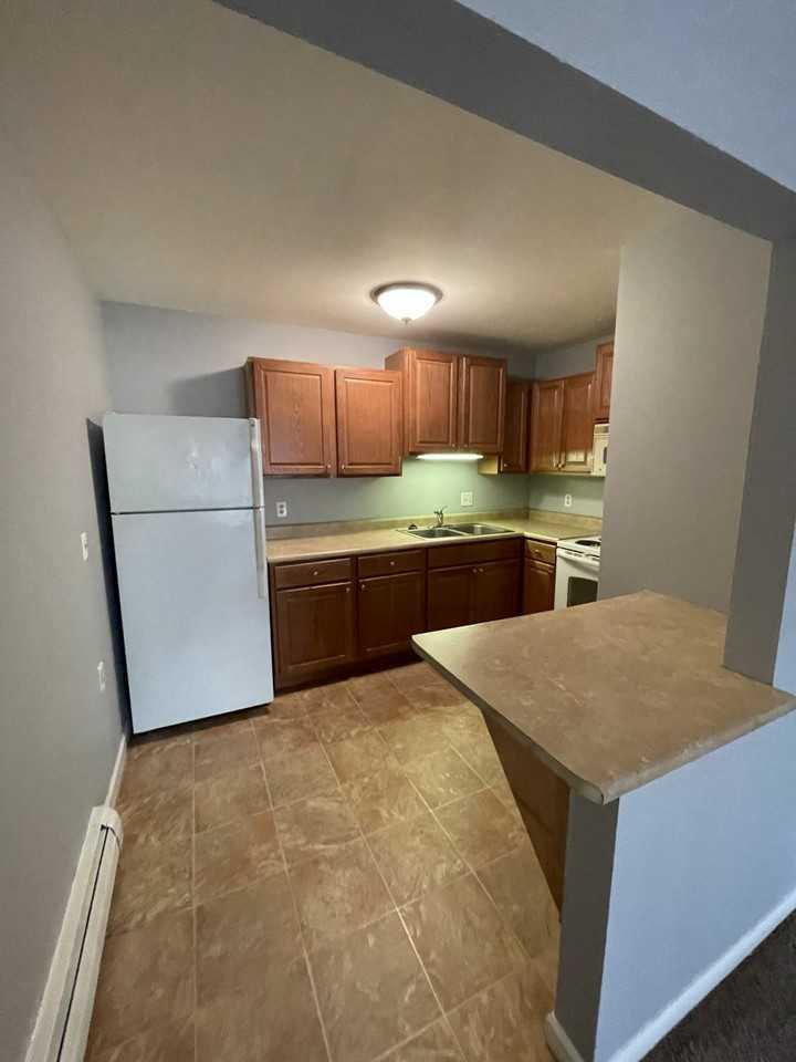 208 2nd St #208-7 - Photo 3 of 10