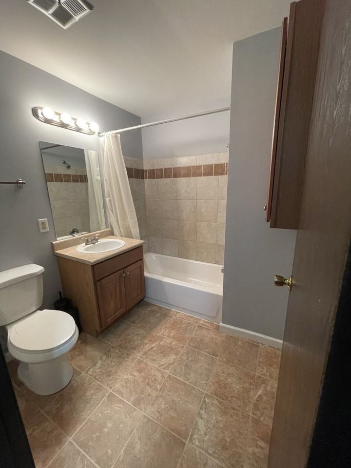 208 2nd St #208-7 - Photo 6 of 10