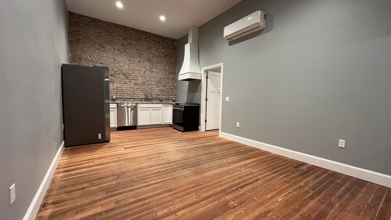 107 E Oklahoma Ave #2 - Photo 2 of 9