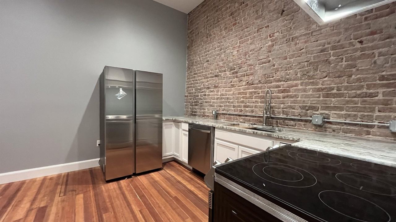 107 E Oklahoma Ave #2 - Photo 5 of 9