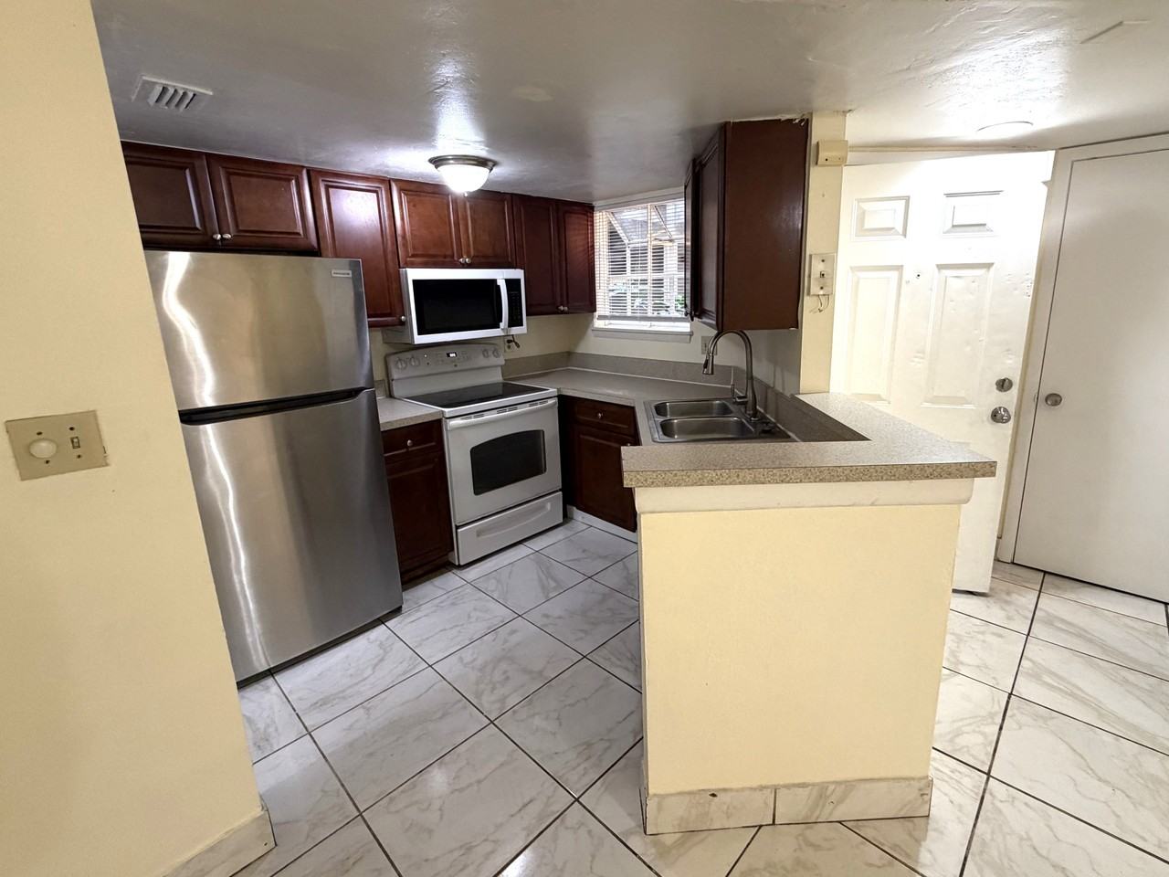 1932 Lake Atriums Cir #67 - Photo 2 of 26