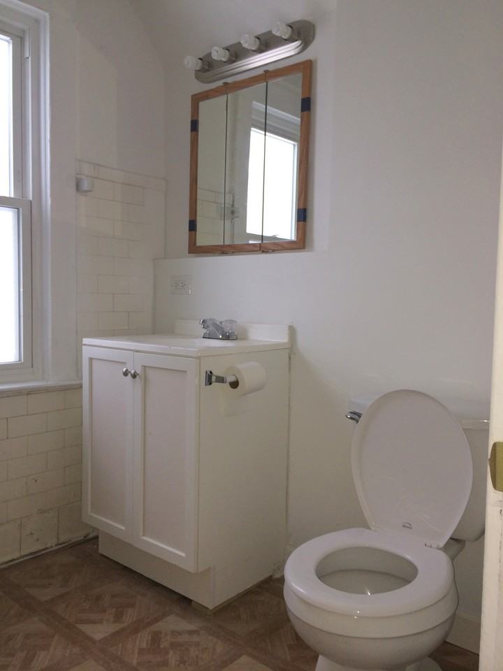 527 N County St #2 - Photo 4 of 9