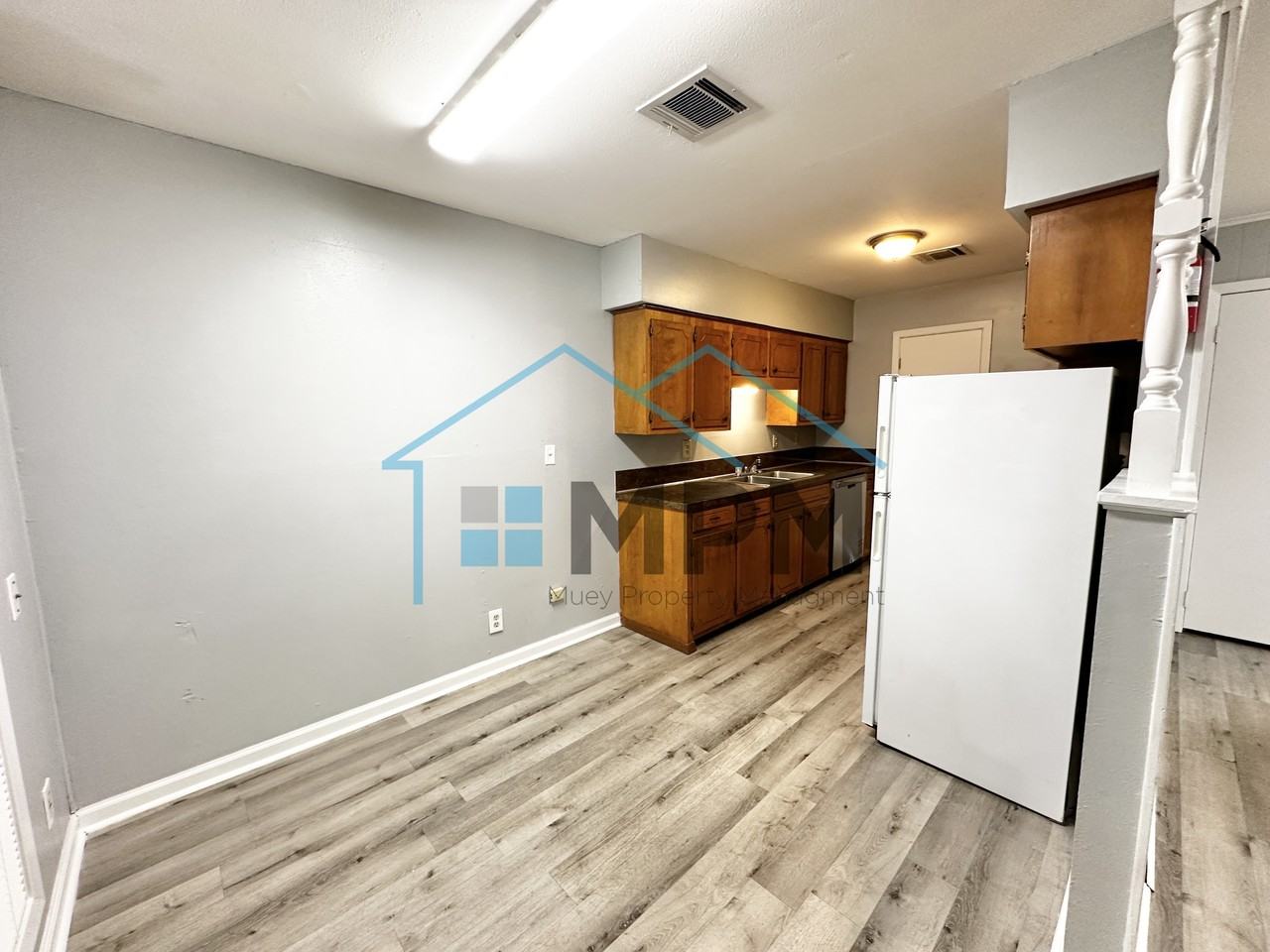 66 W Elmwood Dr #A - Photo 4 of 9