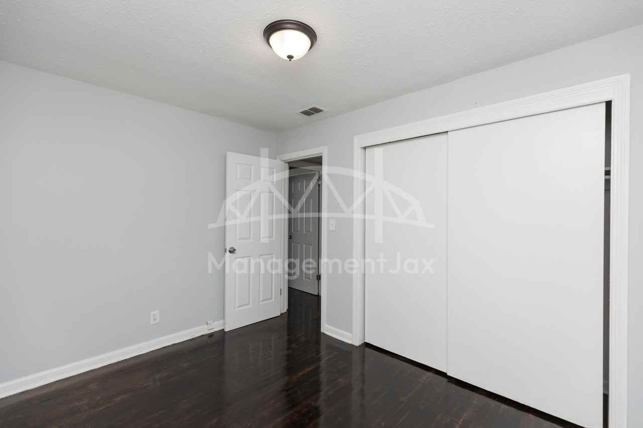 1839 W 30th St #1 - Photo 7 of 15