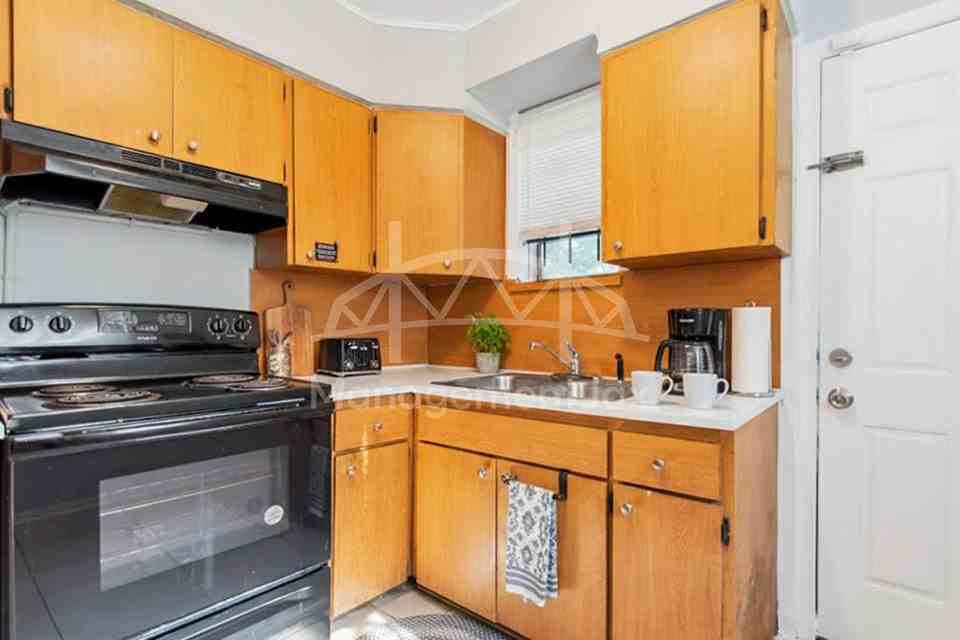 2311 W 16th St #1 - Photo 2 of 13