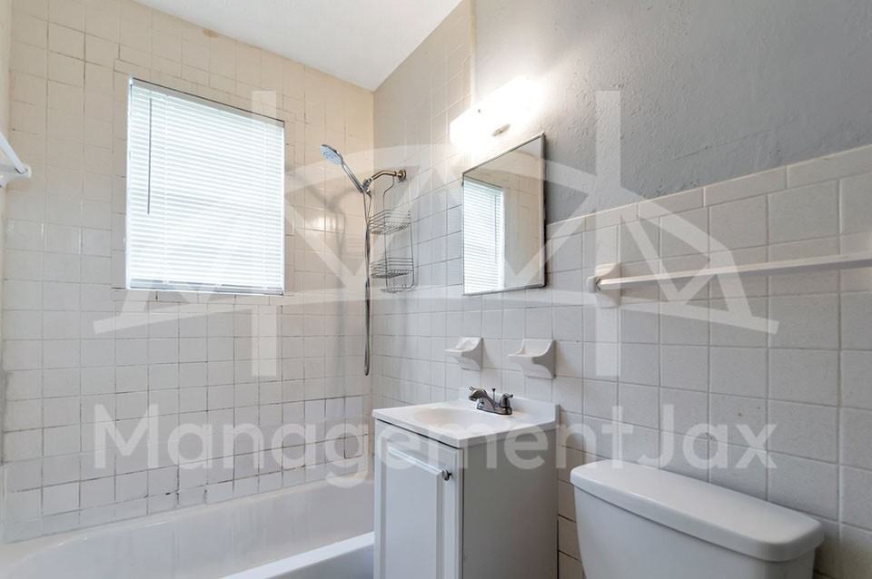 2311 W 16th St #1 - Photo 7 of 13