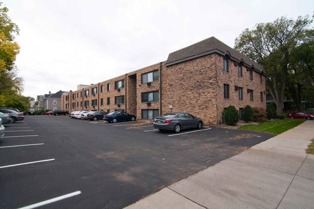 2211 Colfax Ave S - Photo 6 of 6