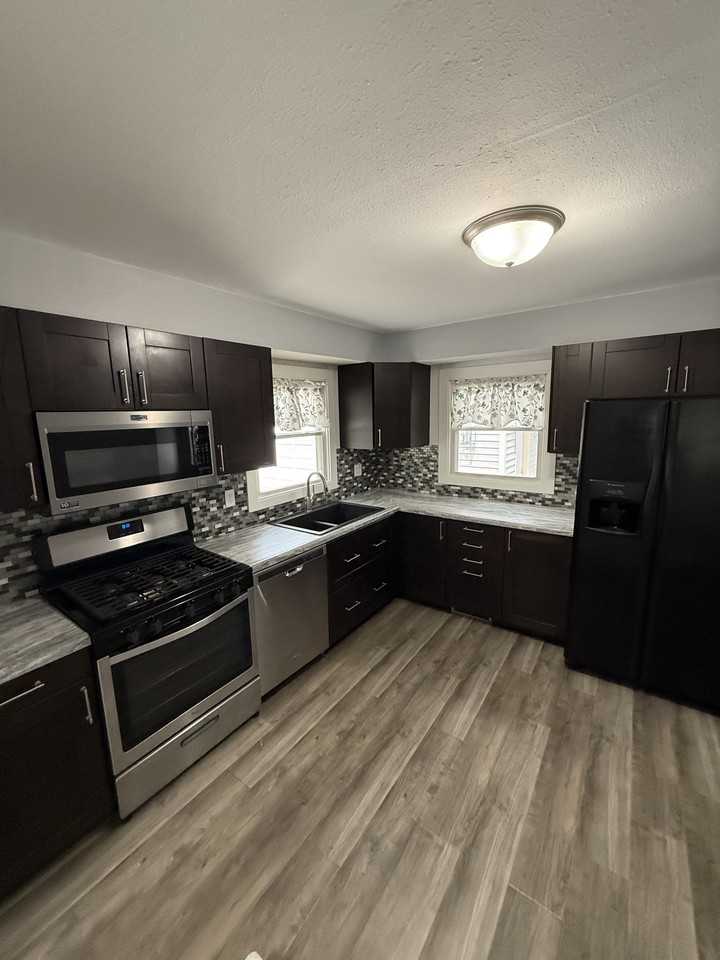 428 Hilltop Rd #1 - Photo 2 of 20